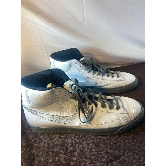 Nike Blazer Classics - Picture 6 of 12